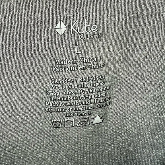 KyteBaby Women’s Relaxed Fit V-Neck Tee in Charcoal, Size L - Picture 3 of 3